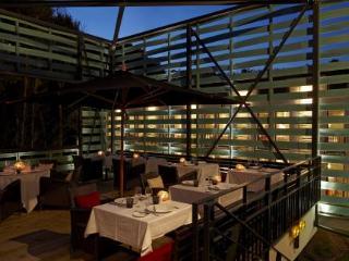 Hotel Chateau De Mery Bagian luar foto