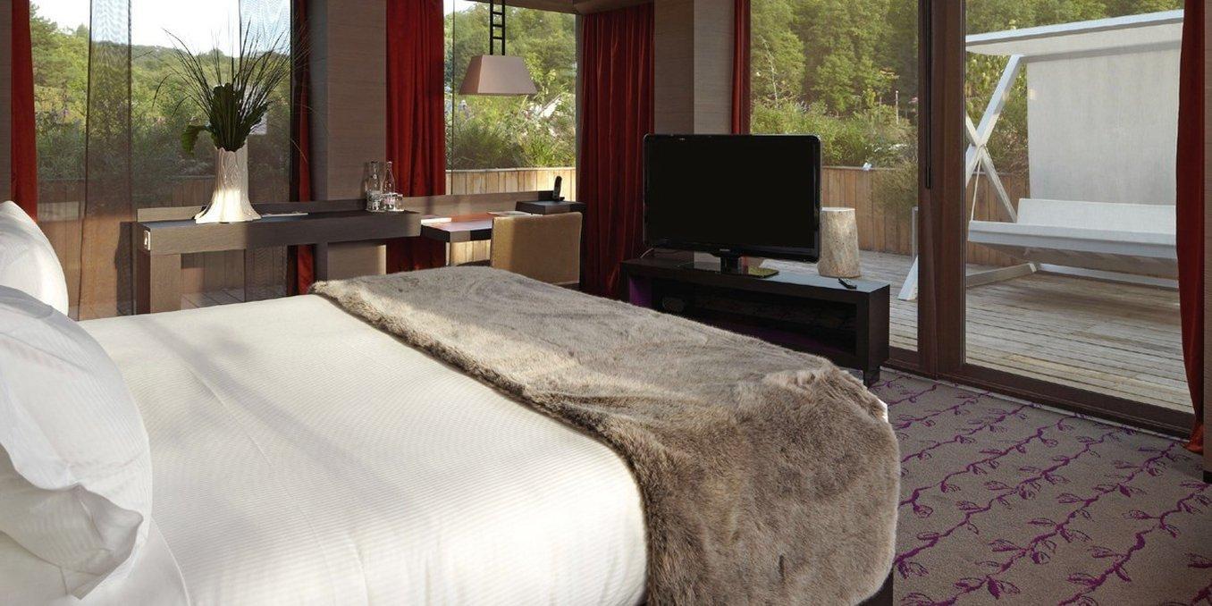 Hotel Chateau De Mery Bagian luar foto