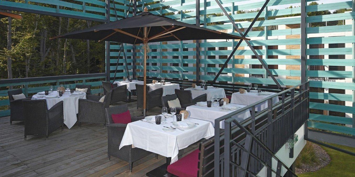 Hotel Chateau De Mery Bagian luar foto